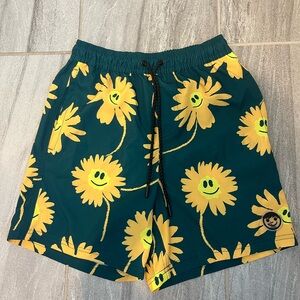 Neff Swim Trunks Men’s Medium Green Smiley Daisy Print Unlined